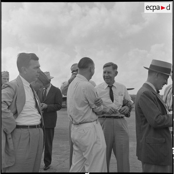 Arrivée de la mision parlementaire américaine à Hanoï.