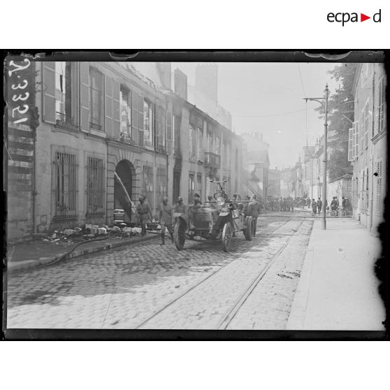 Châlons-sur-Marne (Marne). 30 rue Pasteur. Maison incendiée par le bombardement, nuit du 18 au 19 juillet 1918. [légende d’origine]
