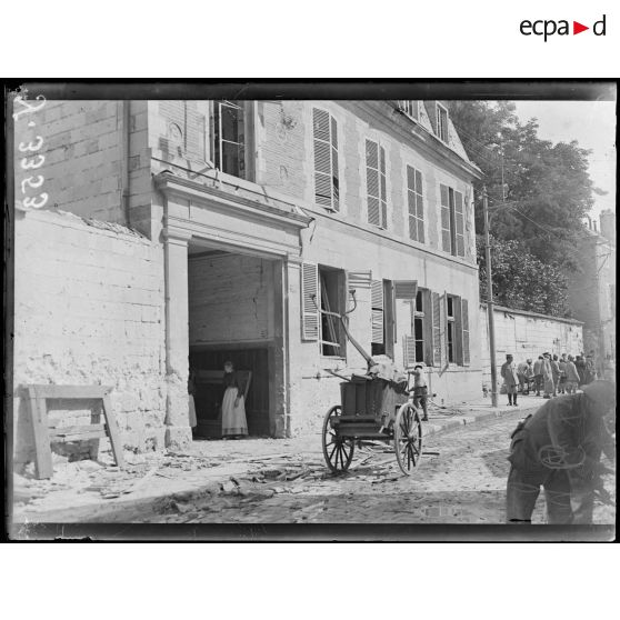 Châlons-sur-Marne (Marne). 13 rue Pasteur. Maison incendiée par le bombardement, nuit du 18 au 19 juillet 1918. [légende d’origine]