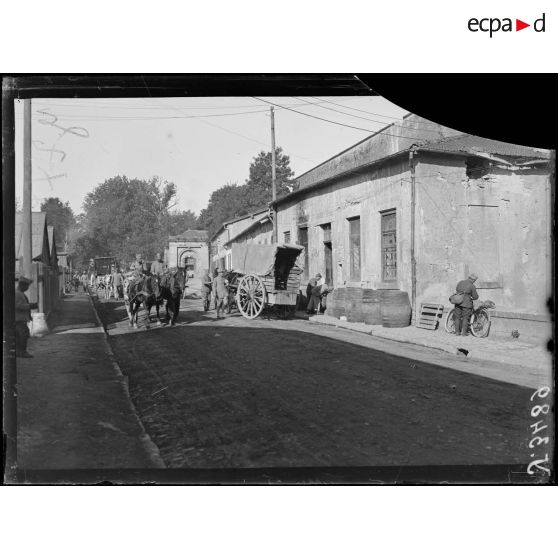 Verdun (Meuse). A la citadelle, le ravitaillement. [légende d'origine]