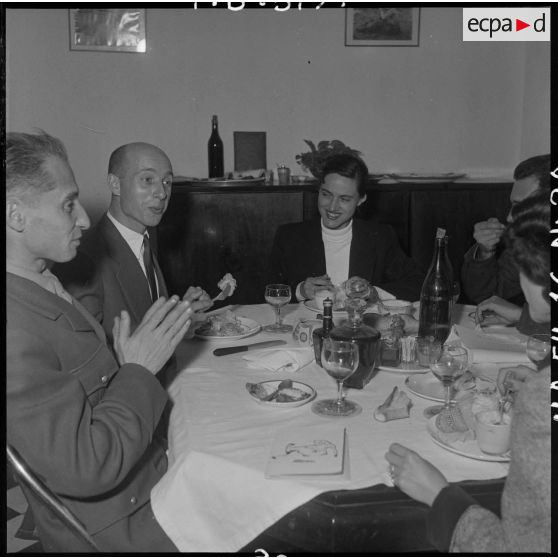 Un repas au camp de presse d'Hanoï.