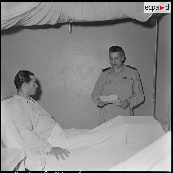 Discours du général Dechaux, commandant des forces aériennes au Nord-Vietnam, lors de la remise de la Légion d'honneur à l'adjudant-chef Bartier.