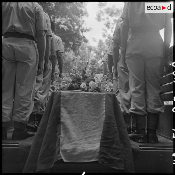 Le cercueil du capitaine Verdier .