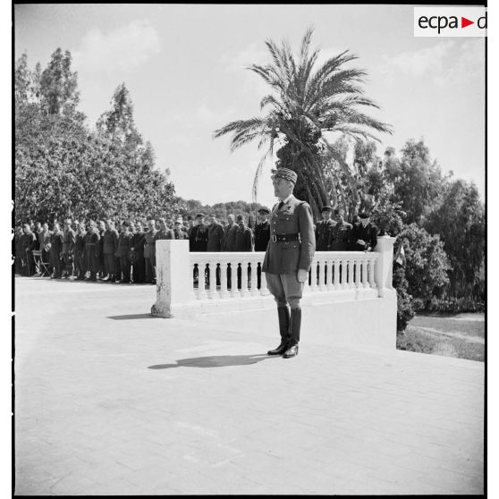 Allocution du général d'armée René Prioux, major général des forces terrestres, aux cadres et élèves de l'EMPNA (Ecole militaire préparatoire nord-africaine) d'Hammam-Righa lors de la cérémonie de remise du drapeau de l'école.