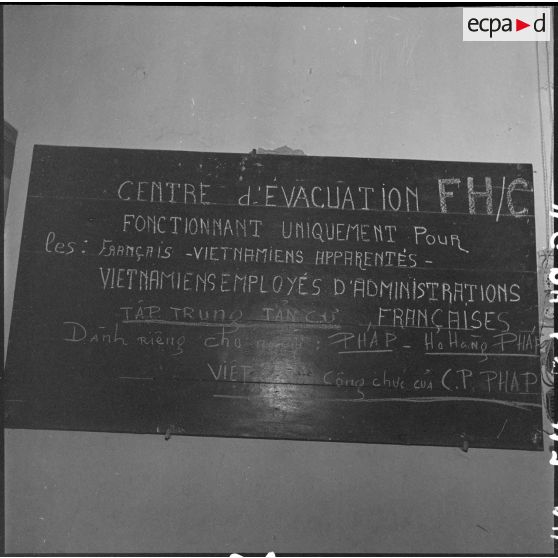 Panneau de renseignements du centre d'évacuation d'Hanoï.