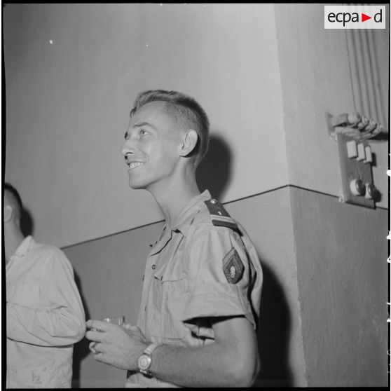 Portrait d'un lieutenant de la Légion étrangère à l'hôpital militaire Lanessan.