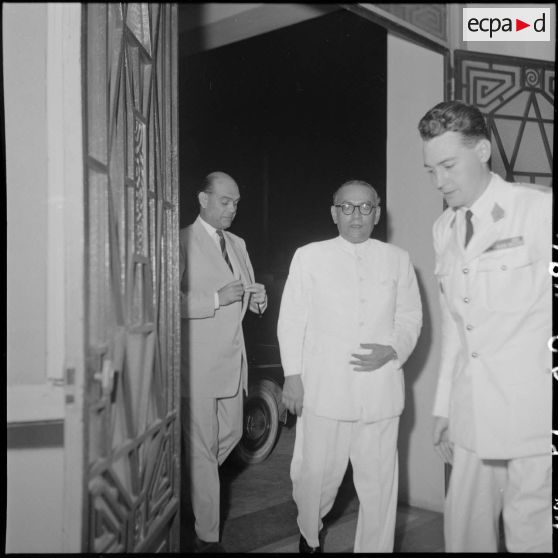 Réception de membres de la CIC (commission internationale de contrôle d'armistice) à la Maison de France d'Hanoï.