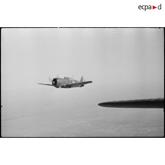 Chasseurs Curtiss H-75 Hawk (ou P-36) de l'école de l'Air de Marrakech lors d'un vol d'instruction.