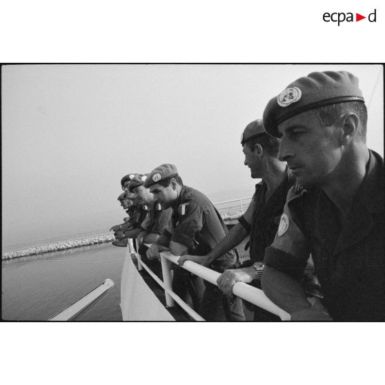 Le 8e RPIMa à bord du car-ferry Provence à son arrivée à Beyrouth.