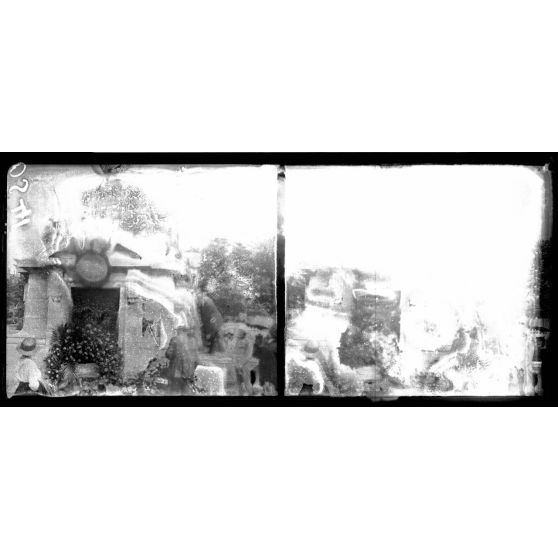 Paris, 14 juillet 1917. Les couronnes à la statue de Strasbourg. [légende d'origine]