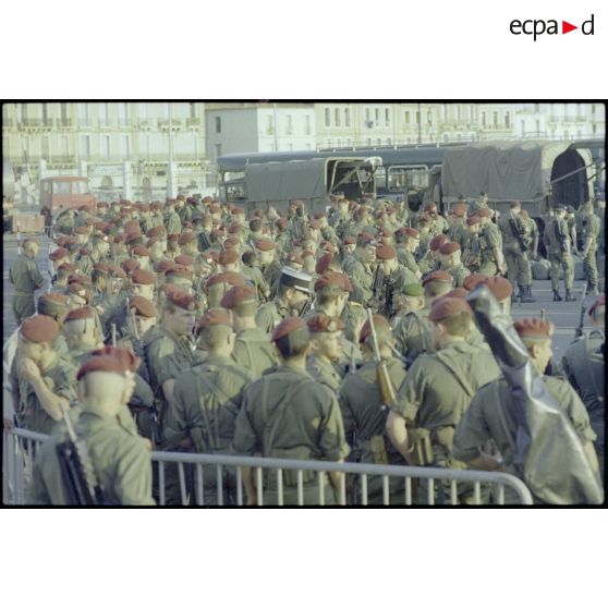 Embarquement du 8e RPIMa à Sète pour le Liban.