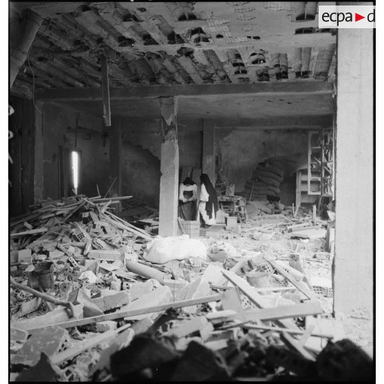 Le dispensaire ophtalmologique situé boulevard Cervantès, dévasté par le bombardement allemand d'Alger du 24 novembre 1942. L'établissement dépend de l'association nord-africaine pour l'enseignement des aveugles.