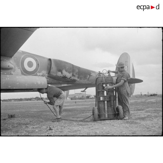 Remplissage de bouteilles à oxygène.