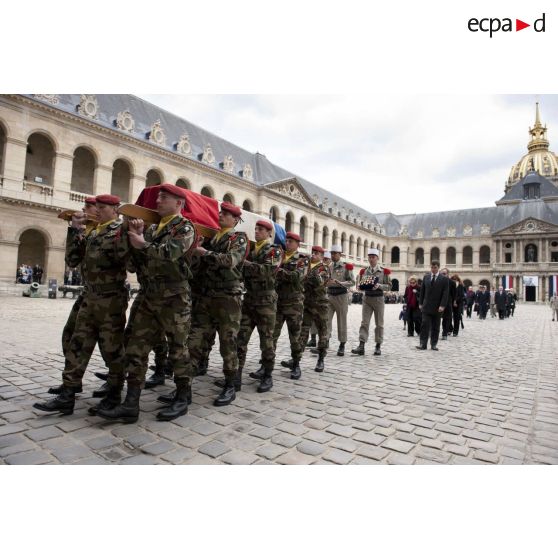 Cérémonie d'obsèques de Pierre Schoendoerffer dans la cour d'honneur de l'Hôtel national des Invalides.