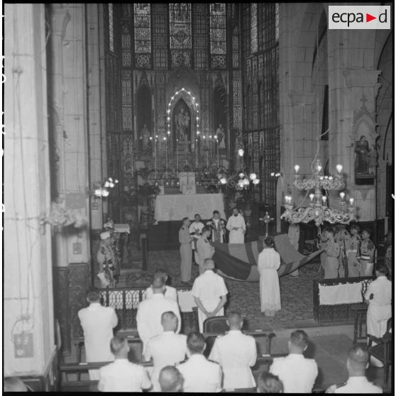 Discours d'un offcier lors de la messe de la Saint-Michel.