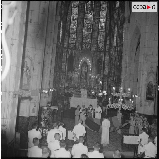 Discours d'un offcier lors de la messe de la Saint-Michel.