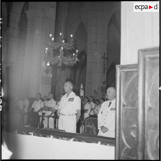 Le général de Linarès et le général de Berchoux à la messe de la Saint-Michel.