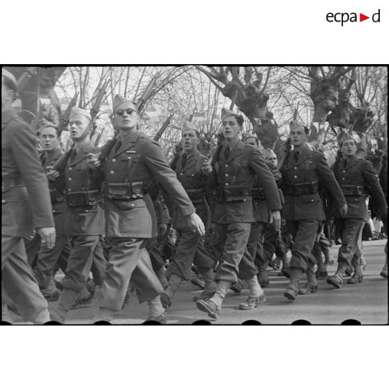 Défilé des élèves de Cherchell.