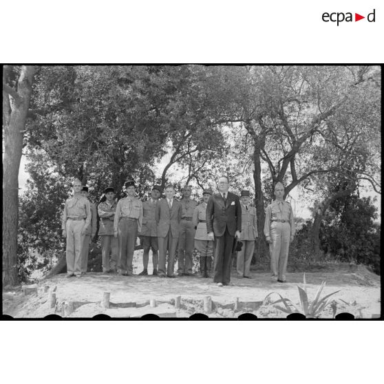 Les personnalités pendant le défilé des FEFEO.