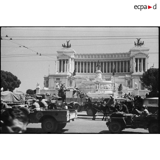 Vue générale de la place de Venise à Rome.