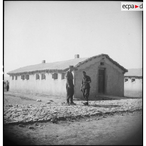 Une baraque nouvellement construite par les prisonniers de guerre.