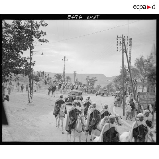 Présentation des officiers.
