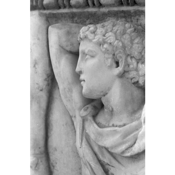 A Éleusis (Elefsína), le bas-relief  d'un sarcophage représentant la chasse de Calydon (époque romaine, 2e siècle après JC).