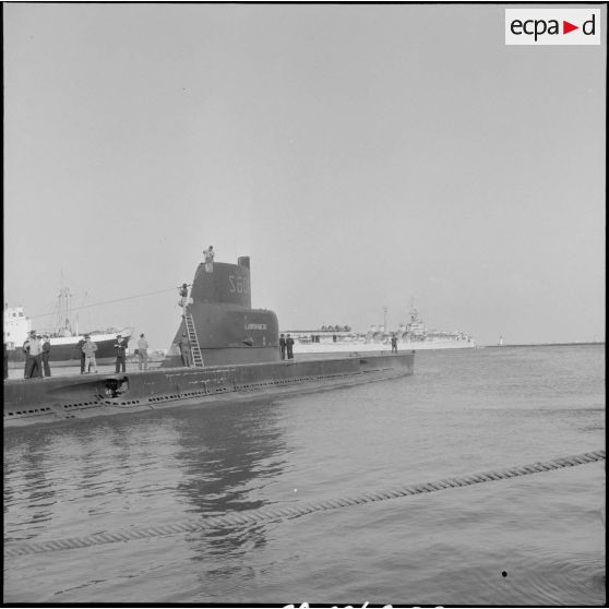 L'escadre de la méditerranée rentre au port d'Alger. Le sous-marin "L'Andromède".
