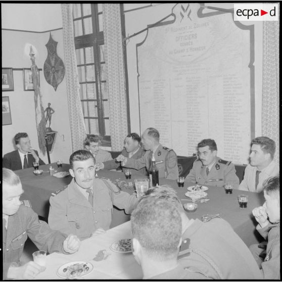 Banquet pour les libérables du 9e RZ (9e régiment de zouaves) aux Issers.