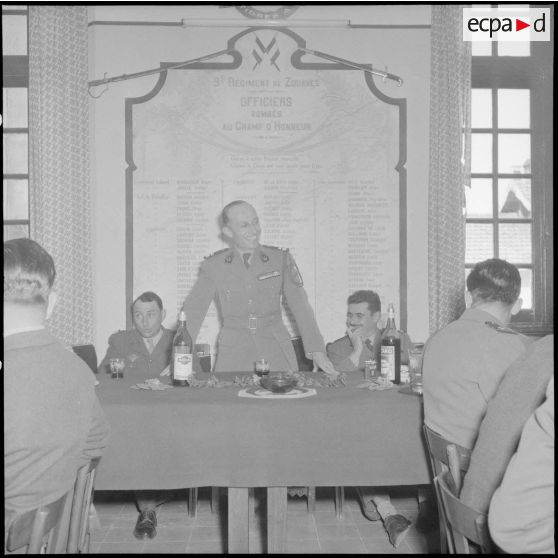 Banquet pour les libérables du 9e RZ (9e régiment de zouaves) aux Issers.
