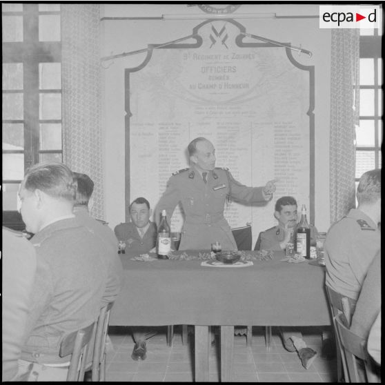 Banquet pour les libérables du 9e RZ (9e régiment de zouaves) aux Issers.