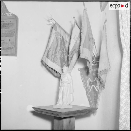 Statuette du 9e RZ (9e régiment de zouaves) aux Issers lors de la cérémonie de départ des libérables.