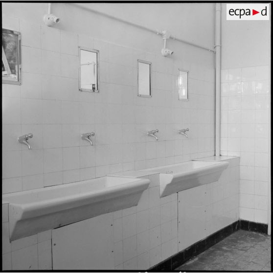 Vue intérieure des bâtiments de l'état-major de l'armée de Terre de Ben Aknoun.