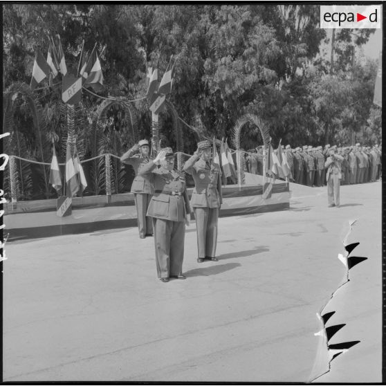 Adieux du général Roy directeur du Matériel de la 10e RM (région militaire).