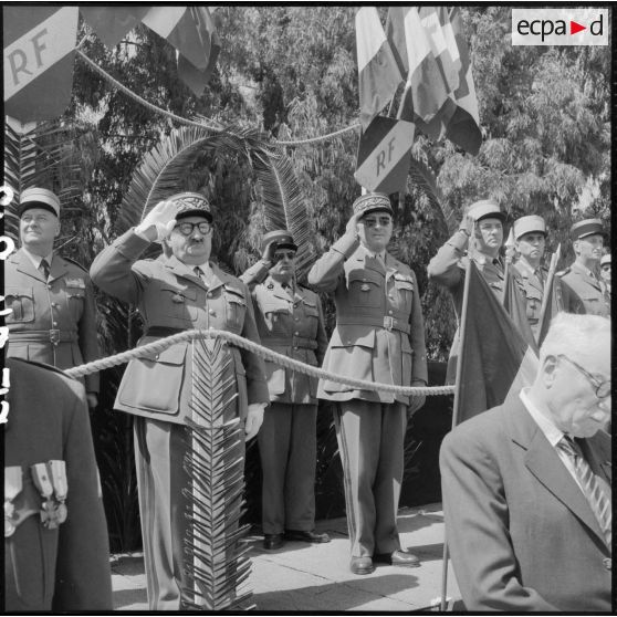 Adieux du général Roy directeur du Matériel de la 10e RM (région militaire).