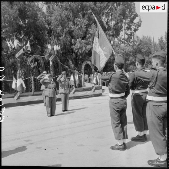Adieux du général Roy directeur du Matériel de la 10e RM (région militaire).