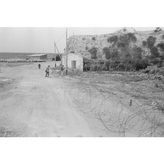 Aspect du littoral à proximité d'un poste émetteur de la Luftwaffe.