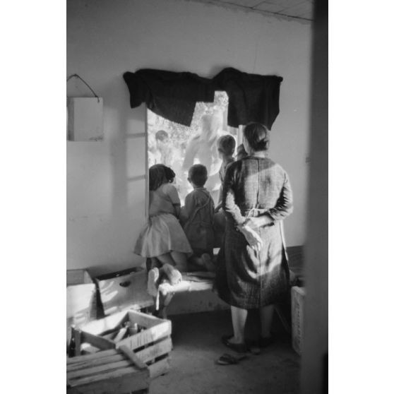 Un concert de musiciens de l'armée de l'air au profit des soldats allemands en poste en Crète.