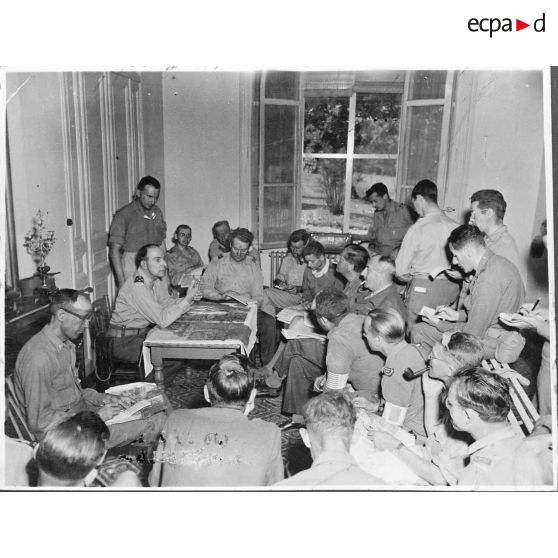 Conférence de presse du général de Lattre de Tassigny.