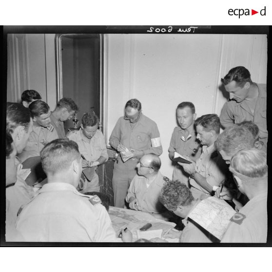 Conférence de presse du général de Lattre de Tassigny.