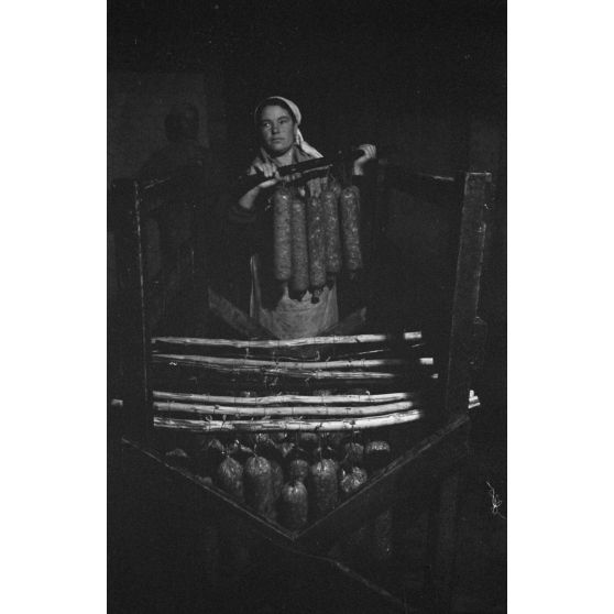 Une boucherie russe réquisitionnée pour l'armée allemande.