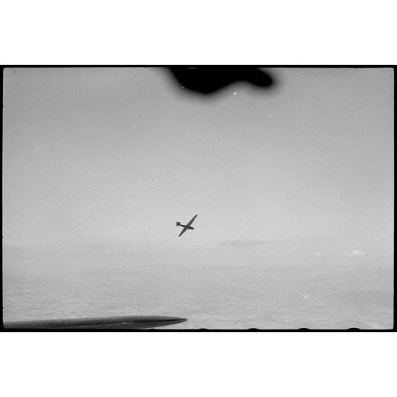 Un vol d'entraînement pour des jeunes pilotes aux commandes de planeurs DFS-230 du IIIe groupe du Luftlandegeschwader 1.