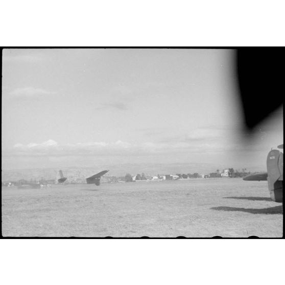 Un vol d'entraînement pour des jeunes pilotes aux commandes de planeurs DFS-230 du IIIe groupe du Luftlandegeschwader 1.