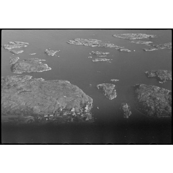 En Norvège, lors de manoeuvres du 8./Luftlandegeschwader 1, des fjords dans le secteur de Banak.