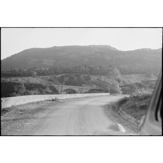 Destructions de routes dans la ville de Montefalcone Nel Sannio, dans la province de Campobasso.