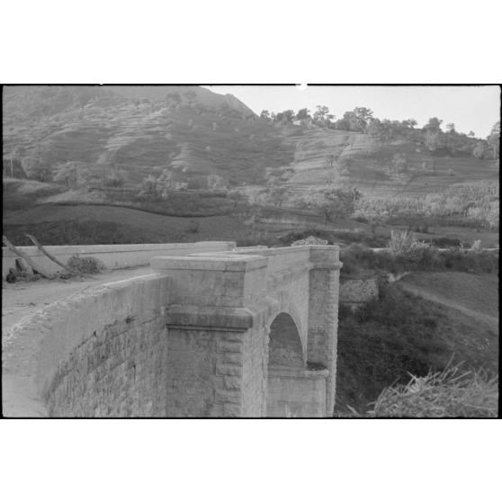 Destructions de routes dans la ville de Montefalcone Nel Sannio, dans la province de Campobasso.