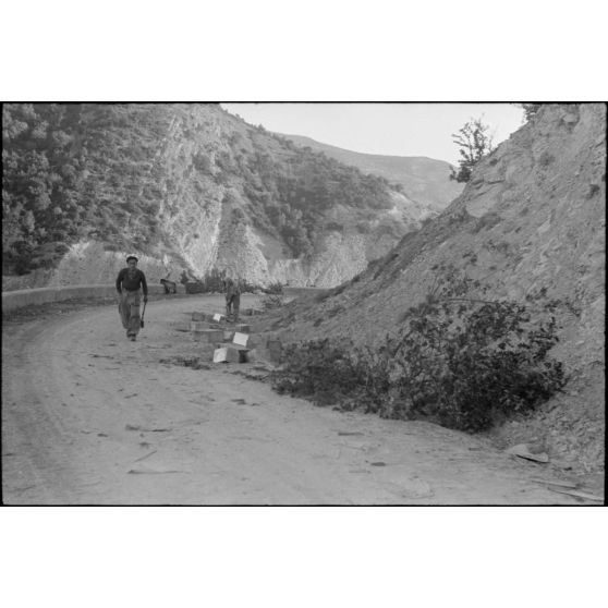 Destructions de routes dans la ville de Montefalcone Nel Sannio, dans la province de Campobasso.