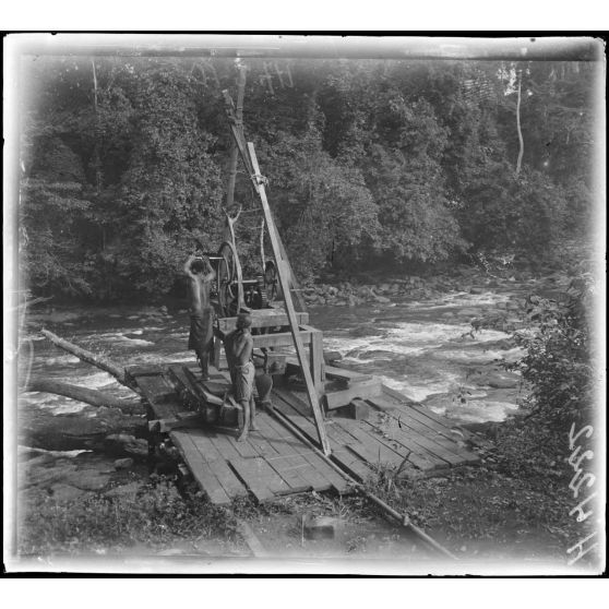 Lala (Cameroun). La pompe du chemin de fer. [légende d'origine]