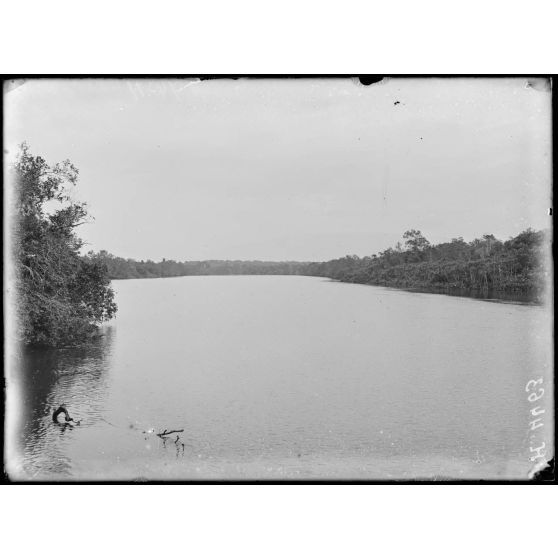 Bomono. Le Bomono et le Cameroun. [légende d'origine]