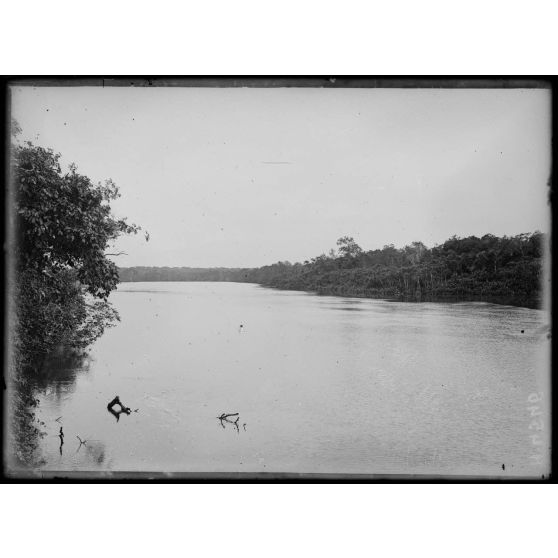 Bomono. Le Bomono et le mont Cameroun. [légende d'origine]